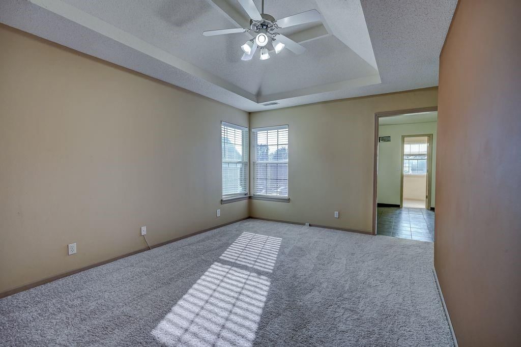 9739 N Lewis Avenue — photo 10