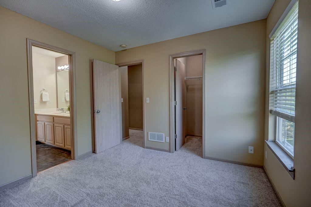 9739 N Lewis Avenue — photo 15