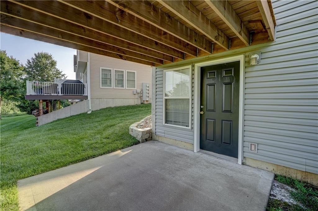 9739 N Lewis Avenue — photo 28