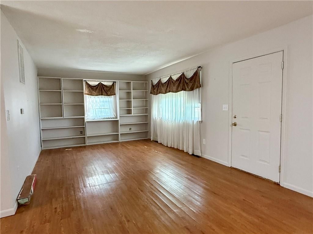 811 Jarboe Street — photo 4