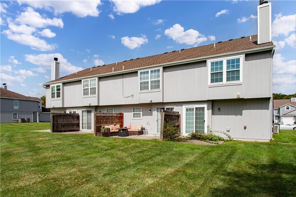 Photo 6 of 22 - 5743 NW PLANTATION Lane #197-B, Lee's Summit, MO 64064