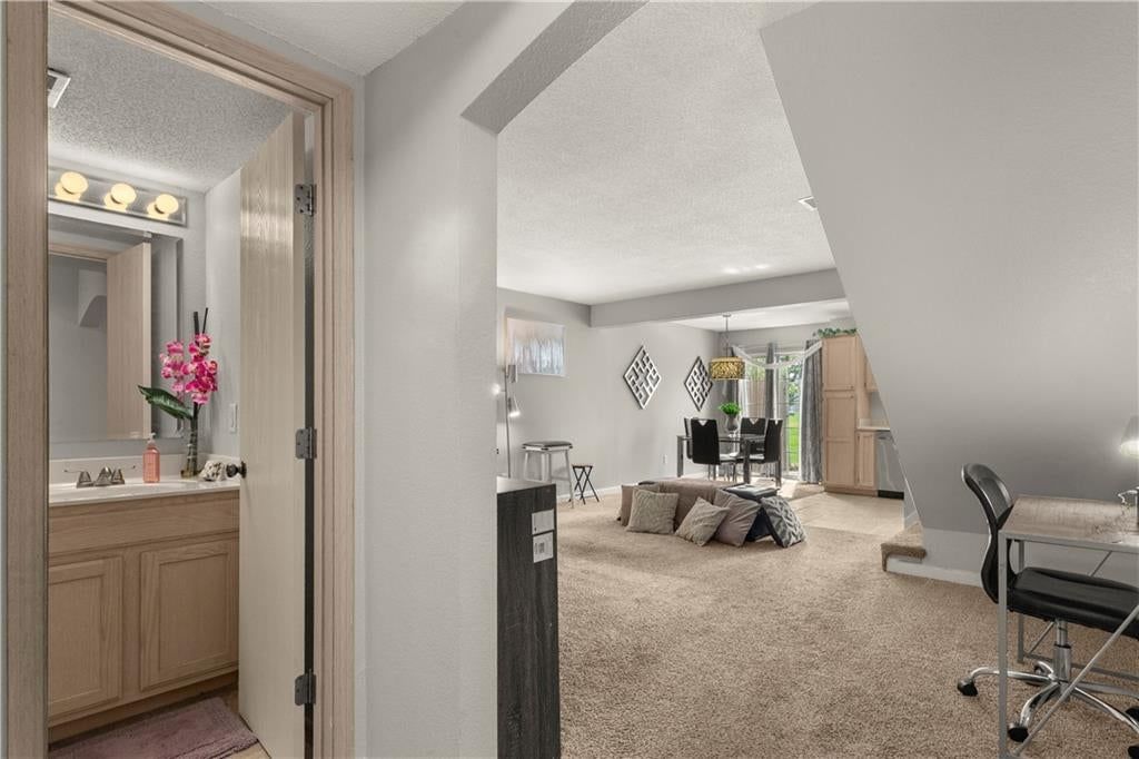 Photo 8 of 22, 5743 NW PLANTATION Lane #197-B, Lee's Summit, MO 64064