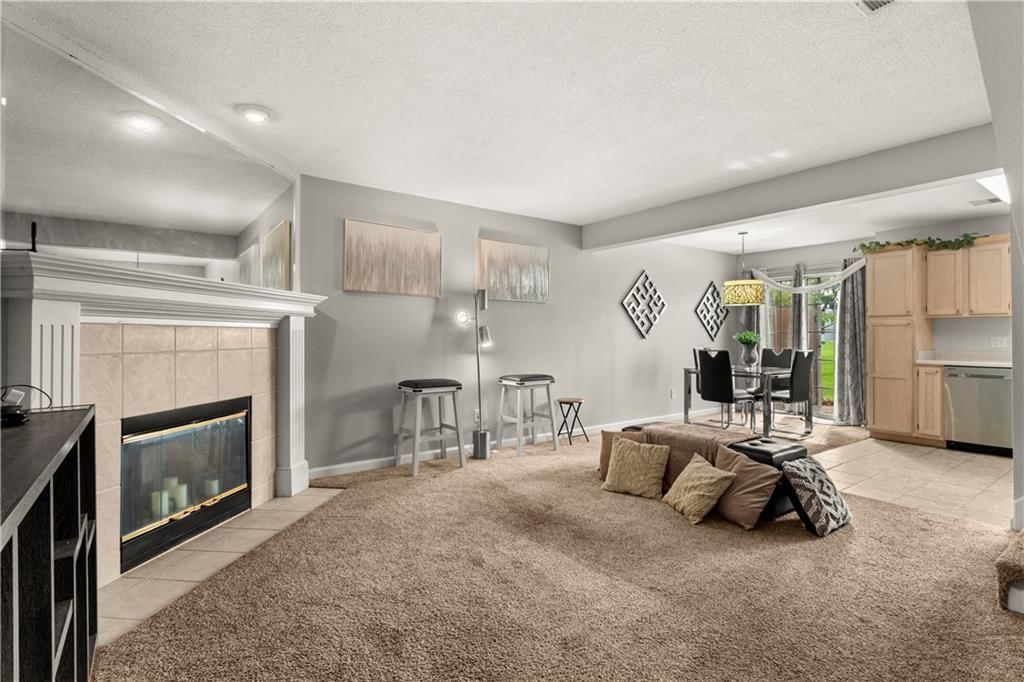 Photo 11 of 22 - 5743 NW PLANTATION Lane #197-B, Lee's Summit, MO 64064