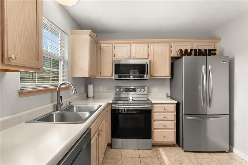 Photo 13 of 22 - 5743 NW PLANTATION Lane #197-B, Lee's Summit, MO 64064