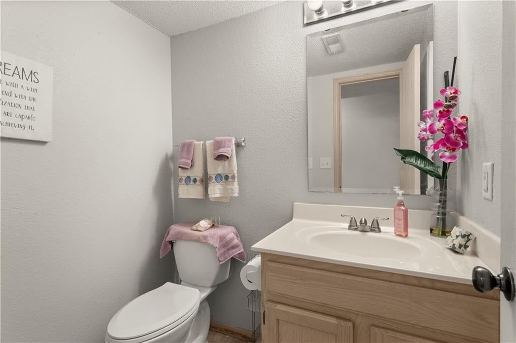 Photo 15 of 22, 5743 NW PLANTATION Lane #197-B, Lee's Summit, MO 64064