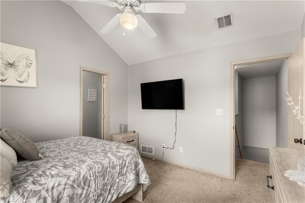 Photo 20 of 22 - 5743 NW PLANTATION Lane #197-B, Lee's Summit, MO 64064