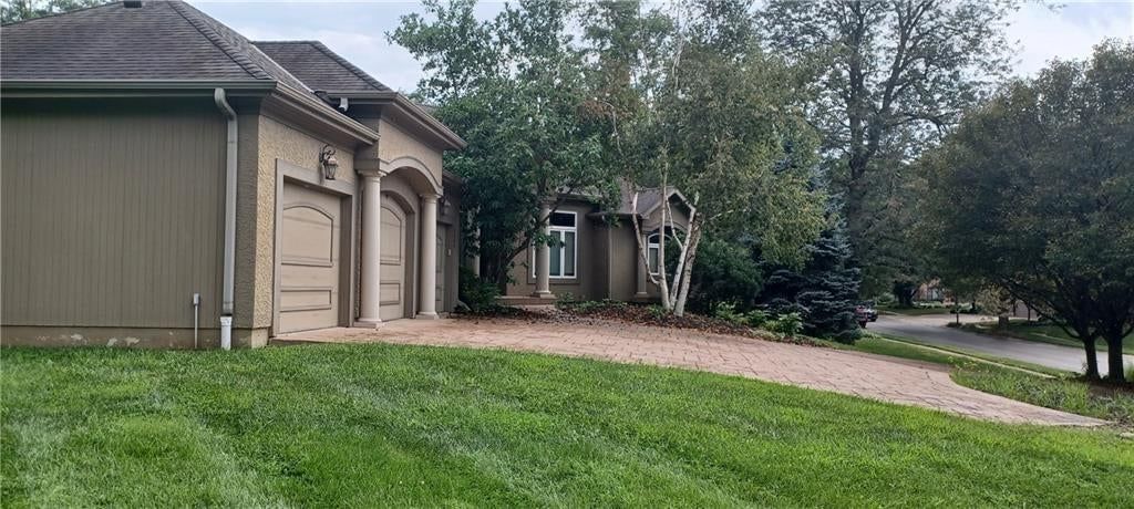 6209 N Mattox Road, Kansas City, MO: listing photo 2