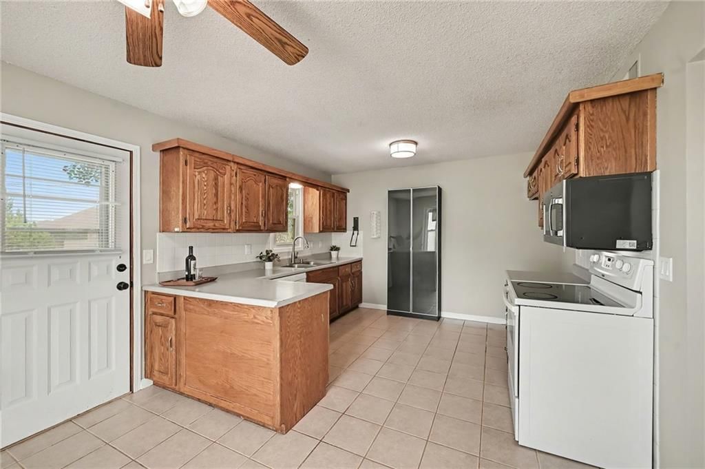 21600 W 178th Terrace — photo 6