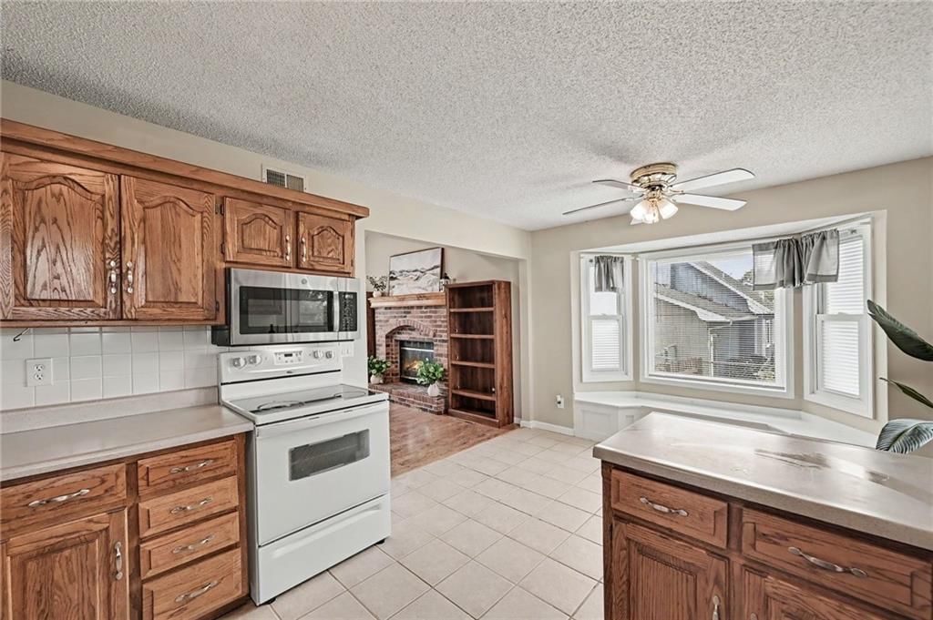 21600 W 178th Terrace — photo 8