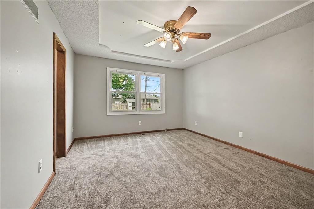 21600 W 178th Terrace — photo 10