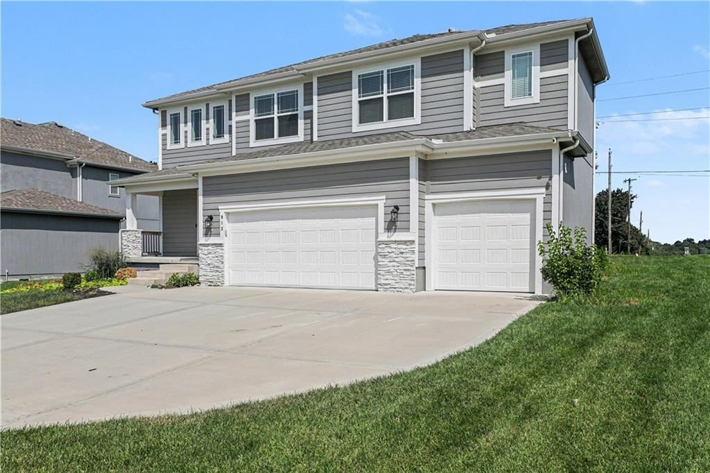913 NE Ravenwood Terrace — photo 3