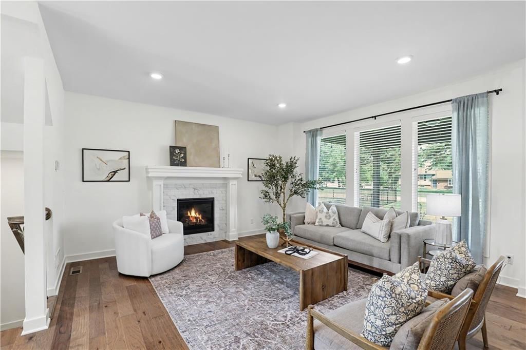 913 NE Ravenwood Terrace — photo 7