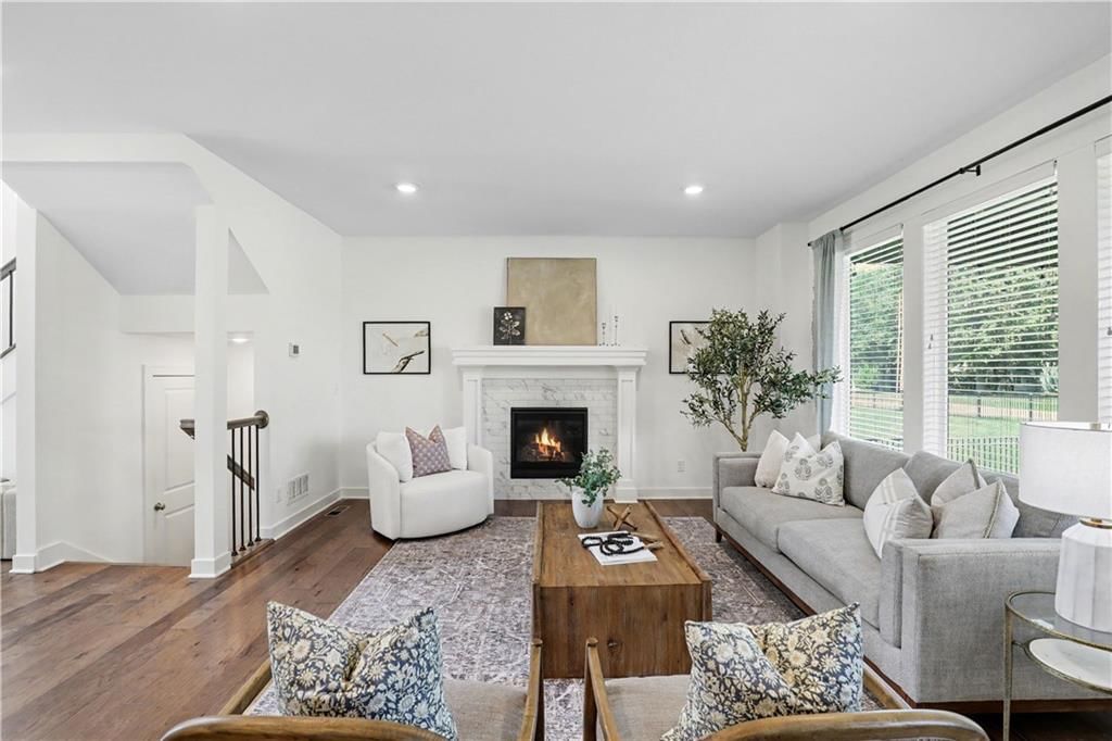 913 NE Ravenwood Terrace — photo 8