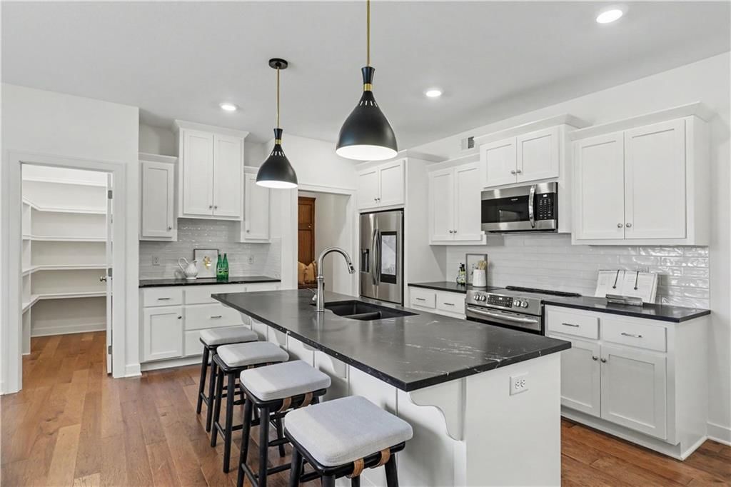 913 NE Ravenwood Terrace — photo 14