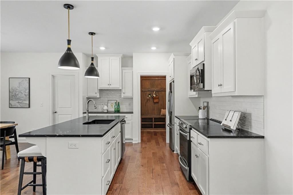 913 NE Ravenwood Terrace — photo 15