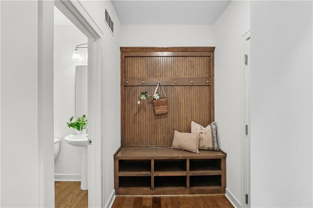 913 NE Ravenwood Terrace — photo 16
