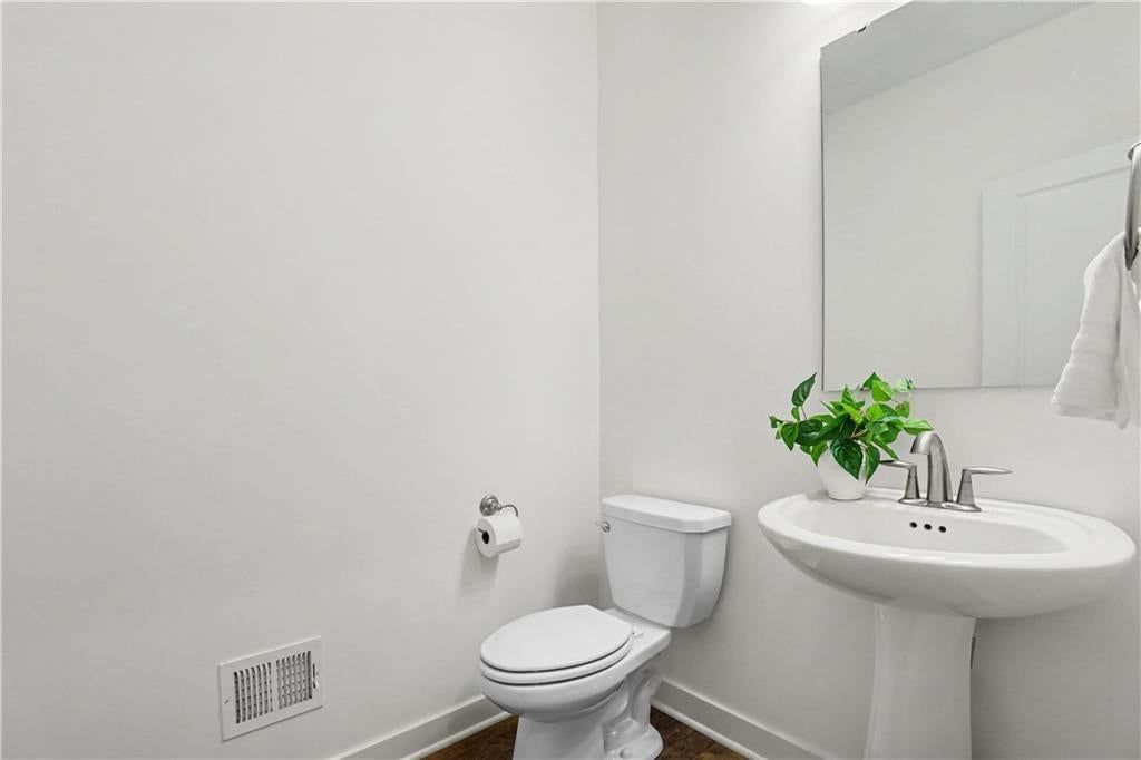 913 NE Ravenwood Terrace — photo 17