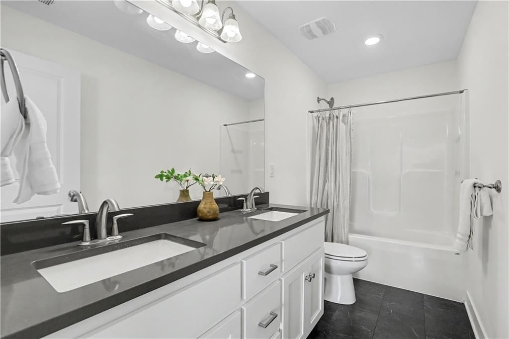913 NE Ravenwood Terrace — photo 22