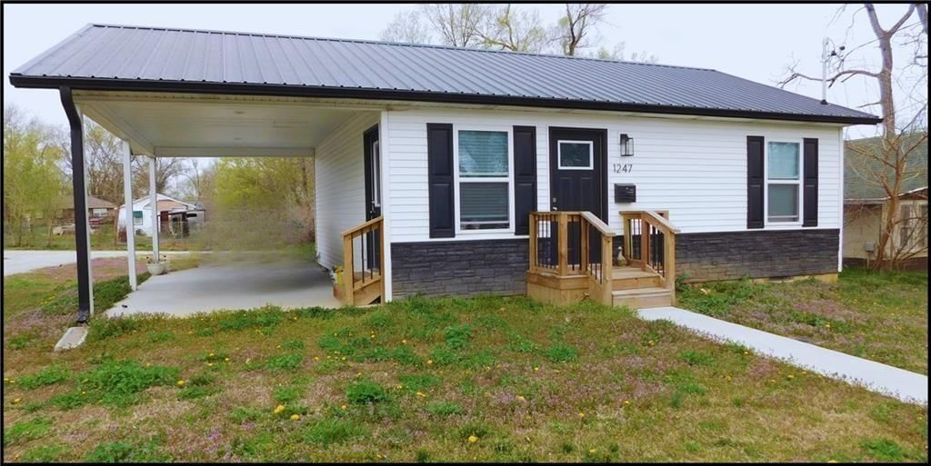 1247 N Ash Street, Nevada, MO