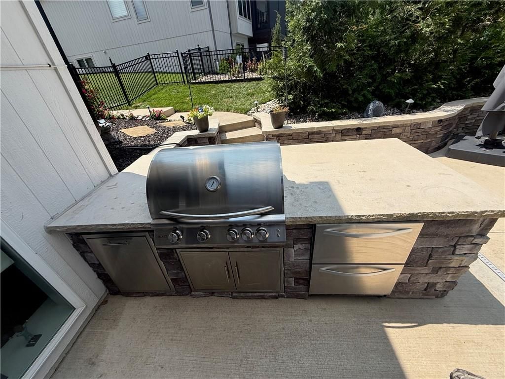 Photo 53 of 74 - 9280 Brownridge Street, Lenexa, KS 66220