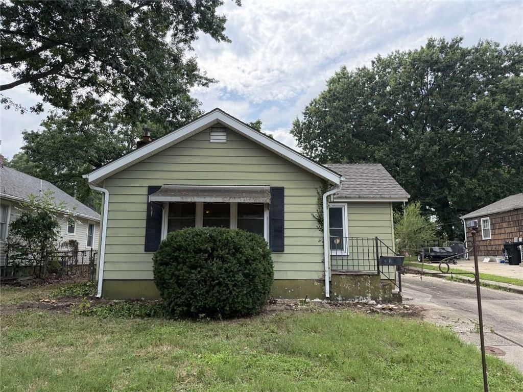 810 S Raymond Street — photo 1