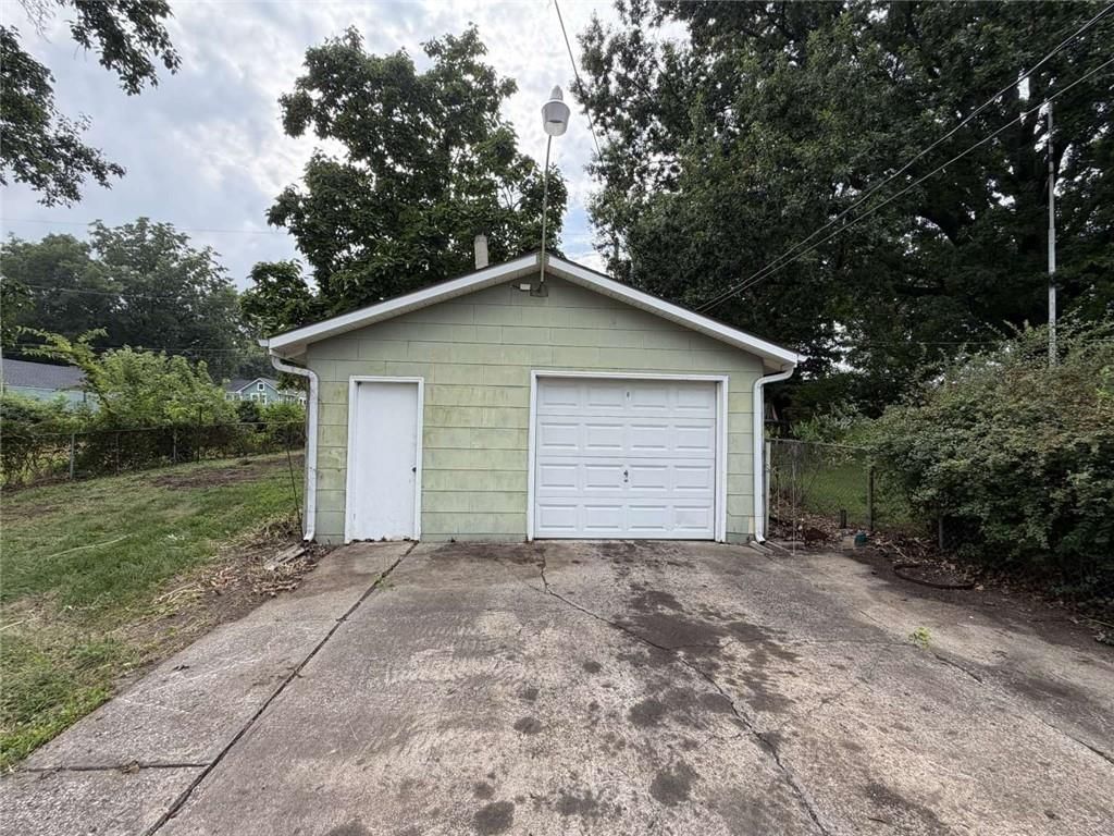 810 S Raymond Street — photo 3
