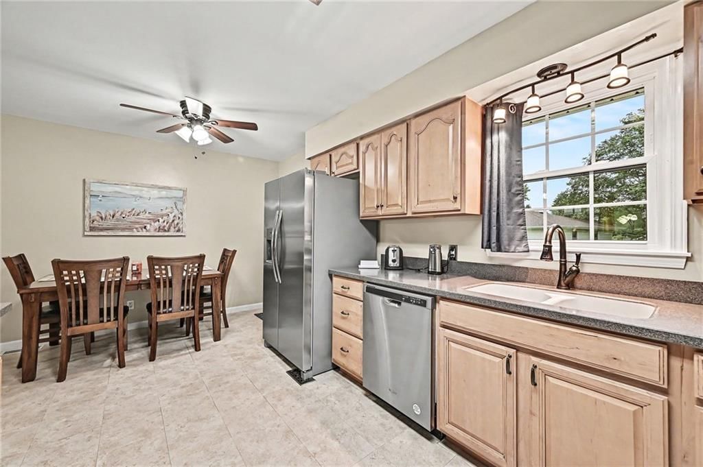 1200 W Maple Street — photo 8