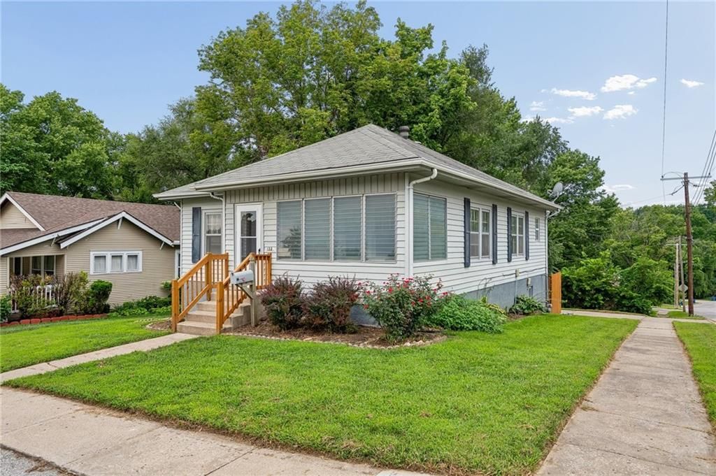 138 High Street, Liberty, MO: listing photo 2