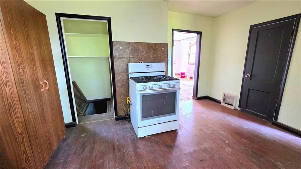 520 N Garland Avenue — photo 22
