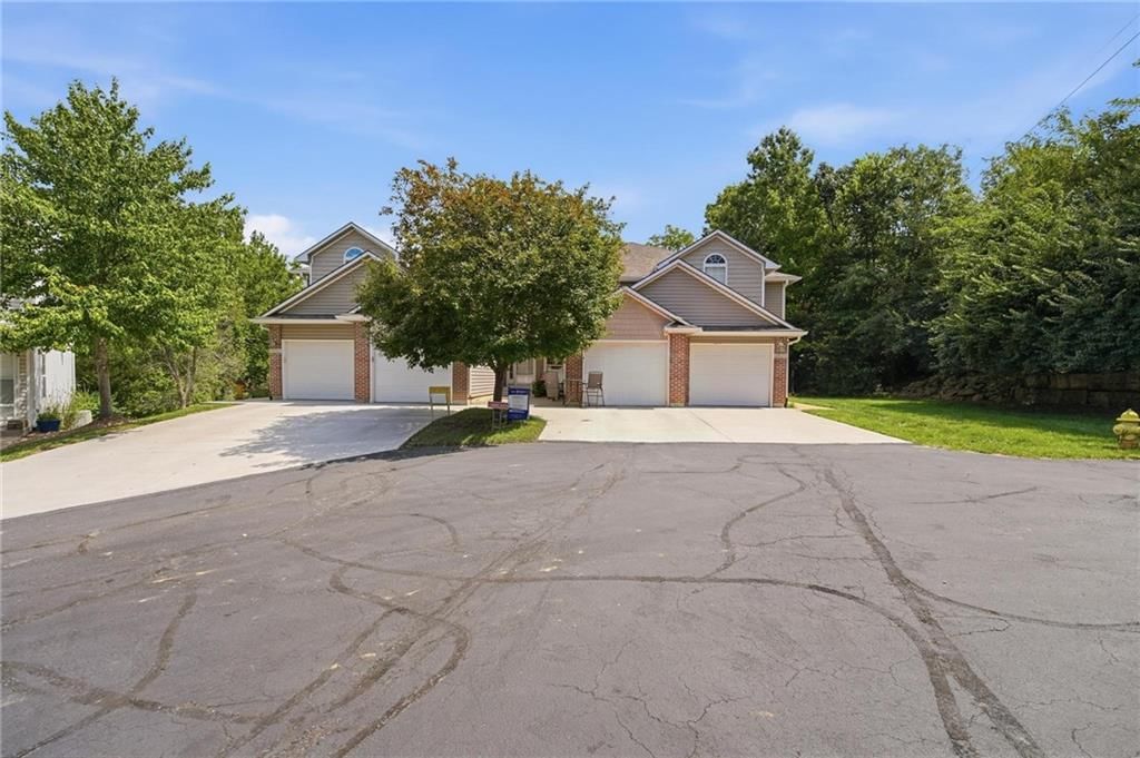 Photo 26 of 26 - 3525 NE Austin Drive, Lee's Summit, MO 64064