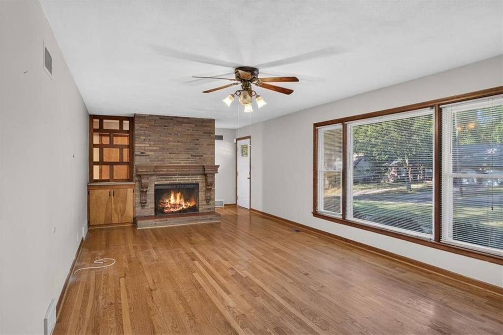 8413 Russell Street — photo 7
