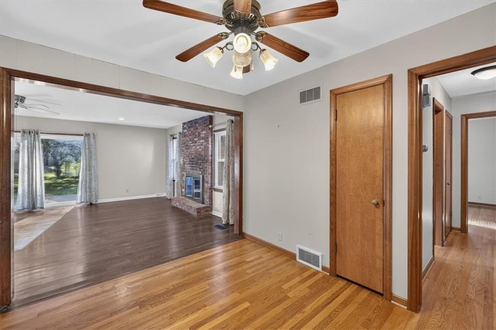 8413 Russell Street — photo 10