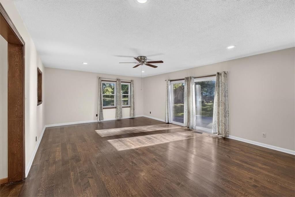 8413 Russell Street — photo 14