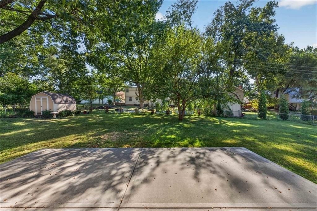 8413 Russell Street — photo 27