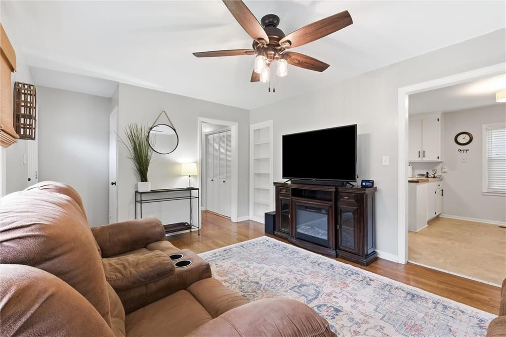 4823 W 62nd Street — photo 5