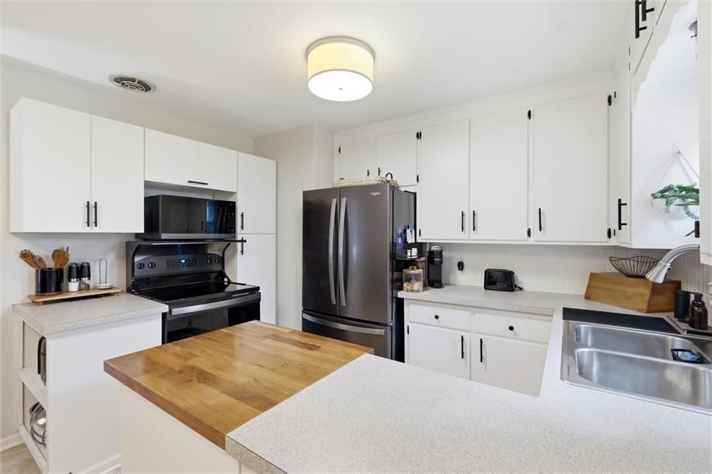 4823 W 62nd Street — photo 10
