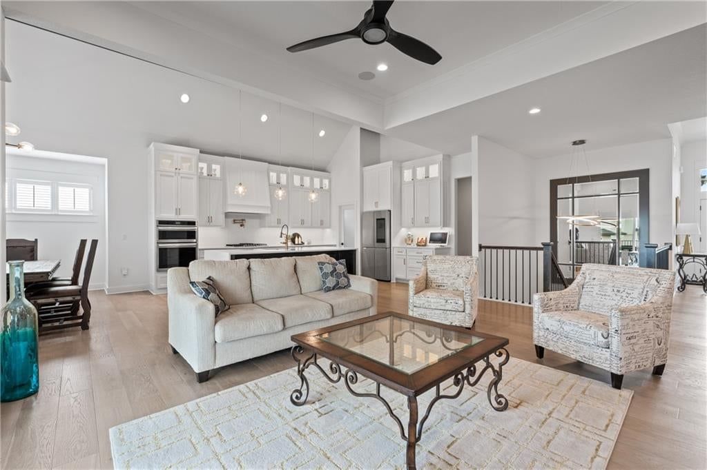 Photo 10 of 42 - 2428 W 177th Street, Overland Park, KS 66085