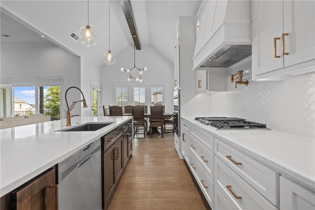 Photo 13 of 42 - 2428 W 177th Street, Overland Park, KS 66085