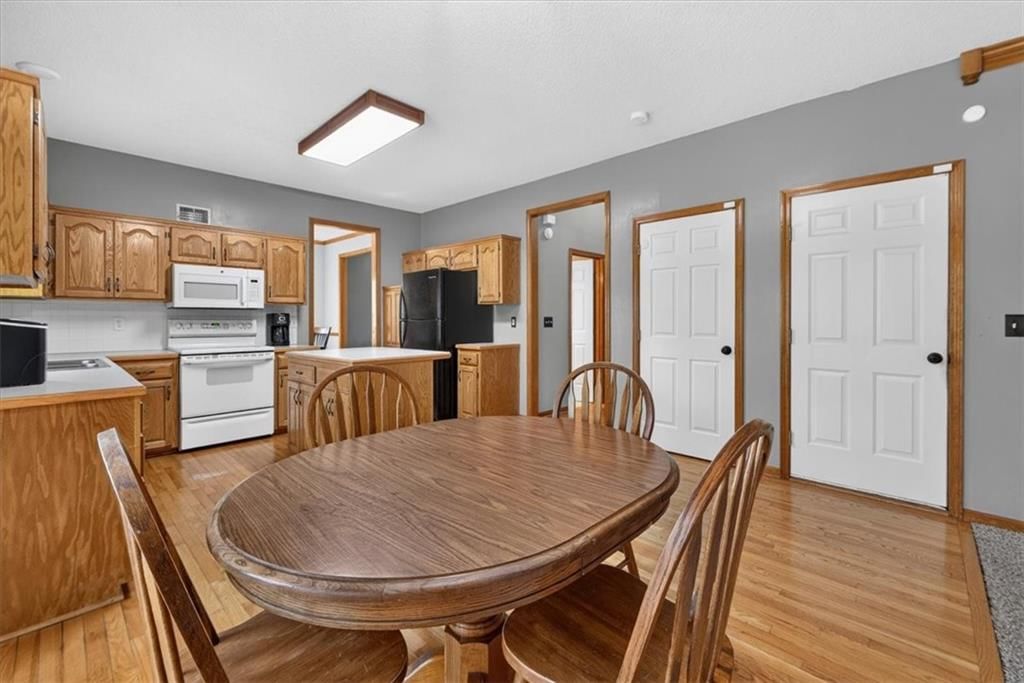 21160 W 126th Terrace, Olathe, KS
