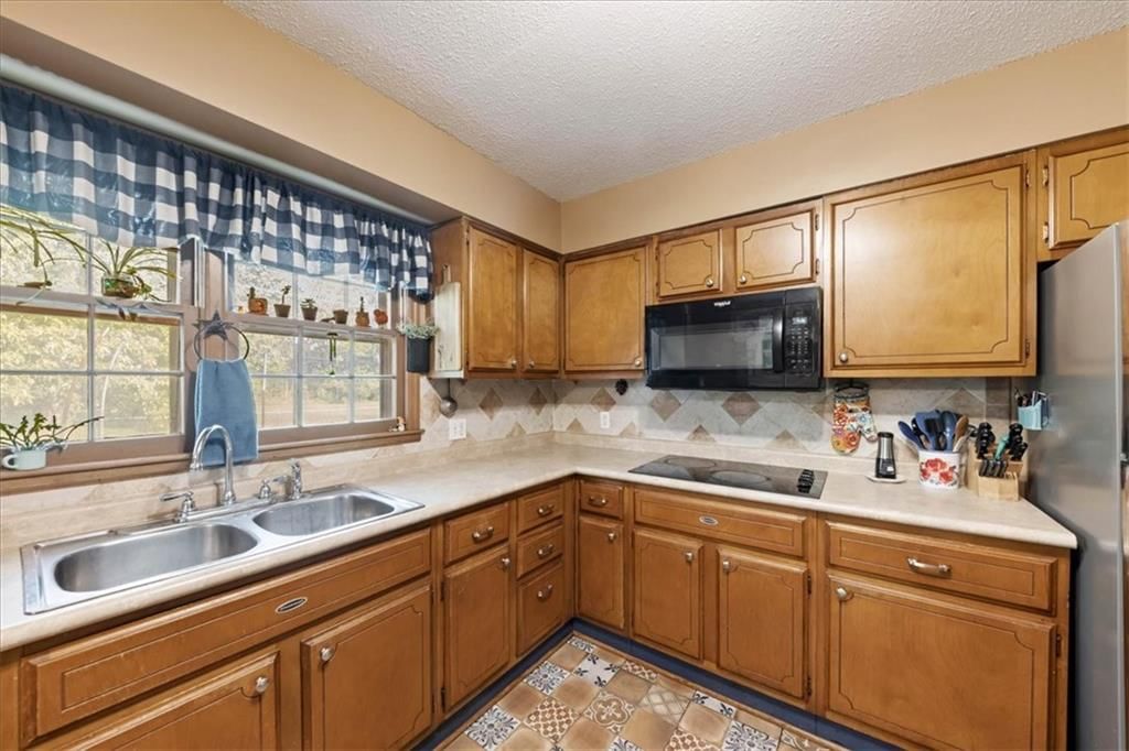 1101 S Highland Drive — photo 9