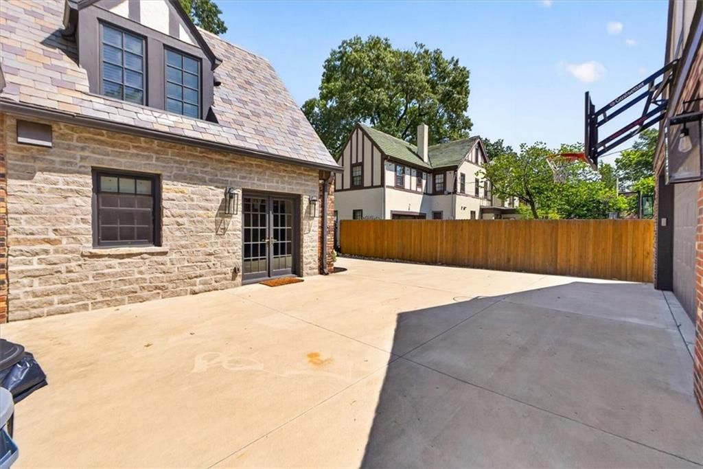 845 W 52nd Terrace — photo 97