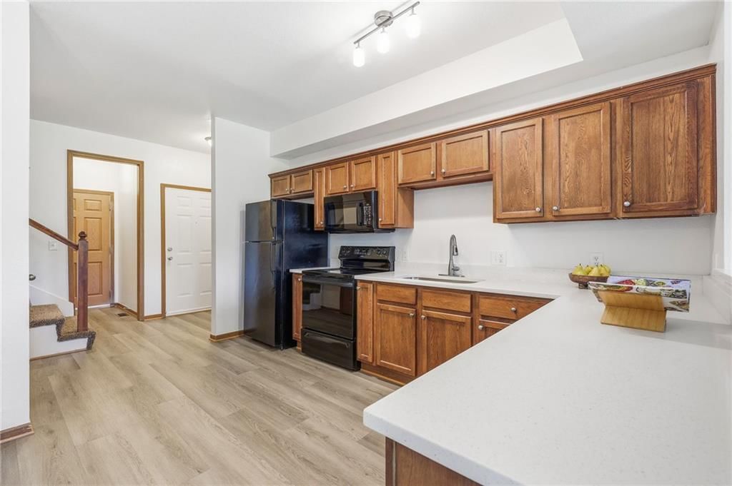 10338 Sloan Avenue — photo 9