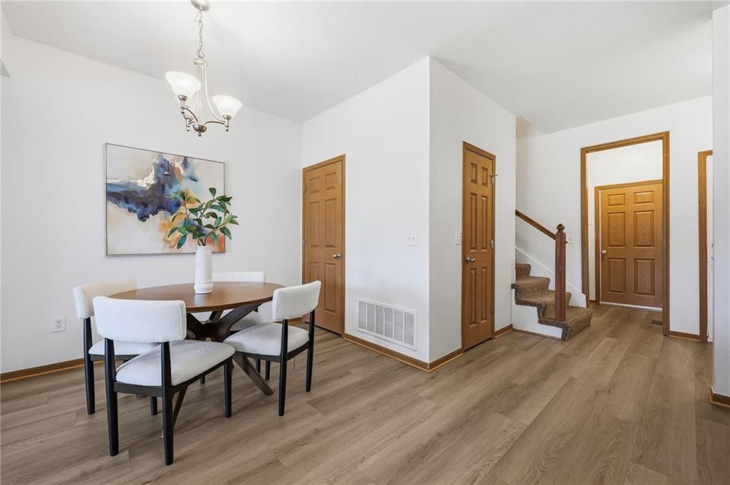 10338 Sloan Avenue — photo 10