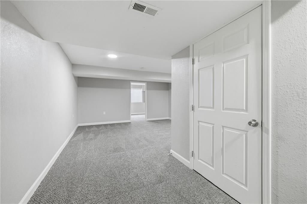 10338 Sloan Avenue — photo 21