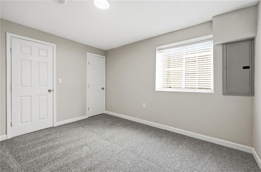 10338 Sloan Avenue — photo 23