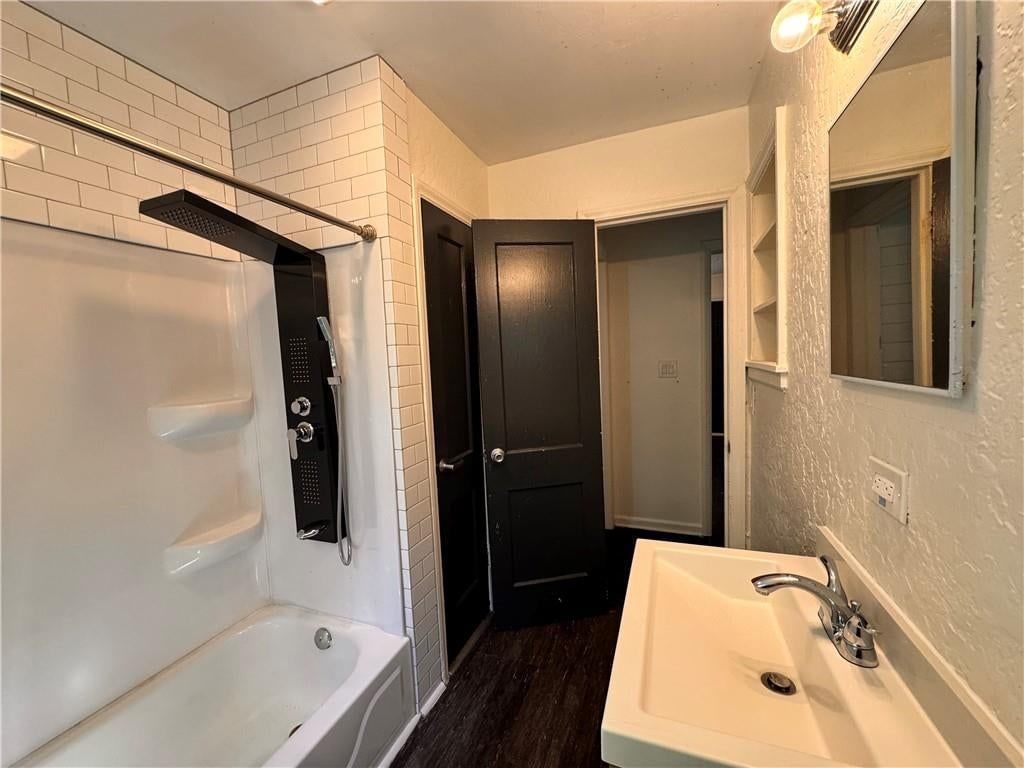 11108 Bennington Avenue — photo 10