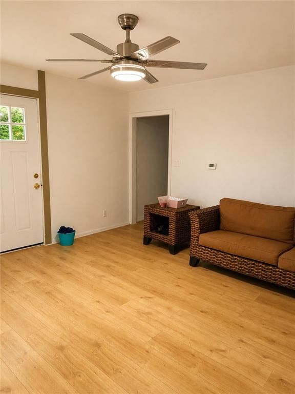 Photo 8 of 38, 912 S Osage Street, Independence, MO 64050