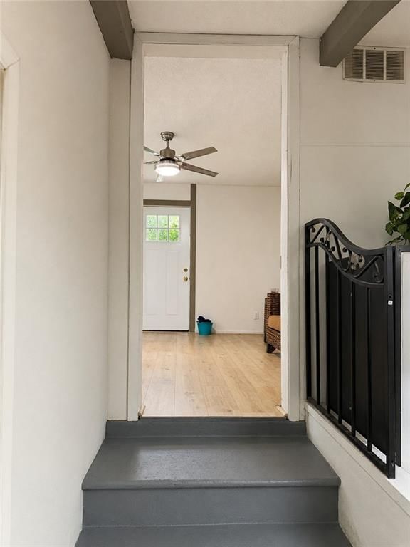 Photo 11 of 38 - 912 S Osage Street, Independence, MO 64050