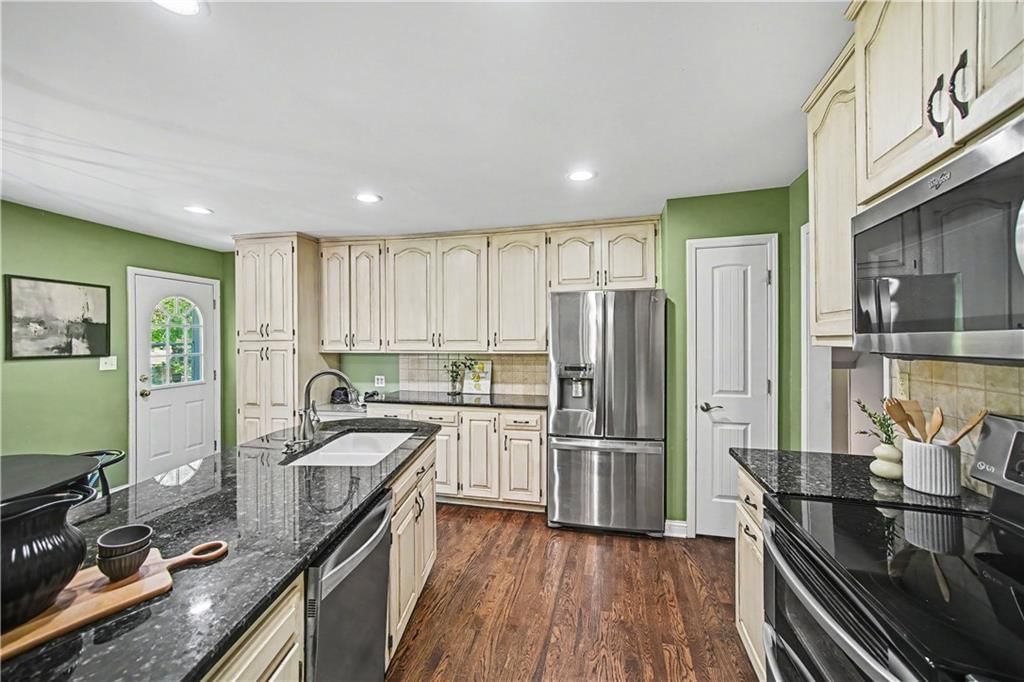 7419 Booth Street — photo 9