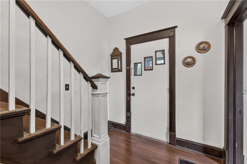 325 W Broadway Street — photo 7